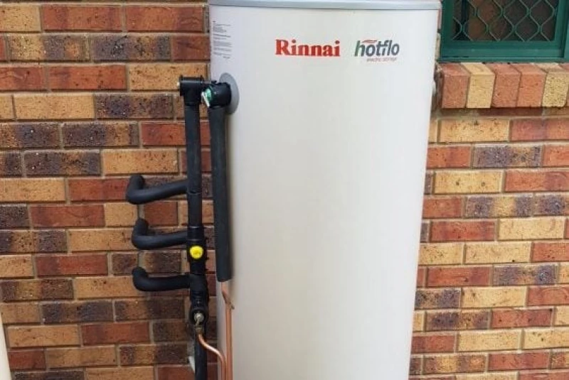 Rinnai hot water system storage tank